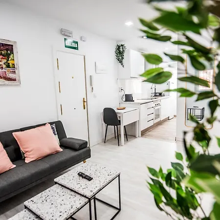 Encantador Apartamento En Barajas By Bebalmy Madrid Exterior photo