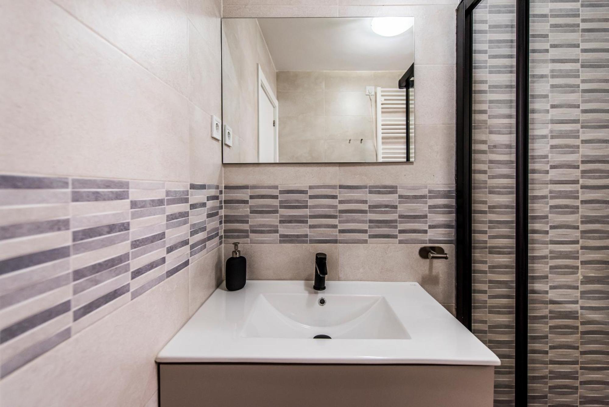Apartament Encantador En Barajas By Bebalmy *